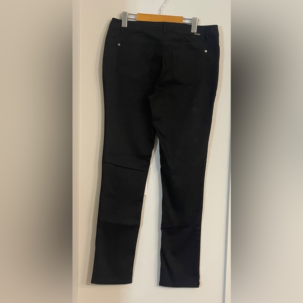 Nicole Miller Original 5 Pocket Black Pants Size 8